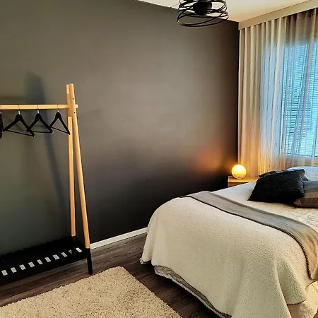 Lutakko Harbour Home - Stylish 2-Bedroom Suite With Sauna & Free Parking *