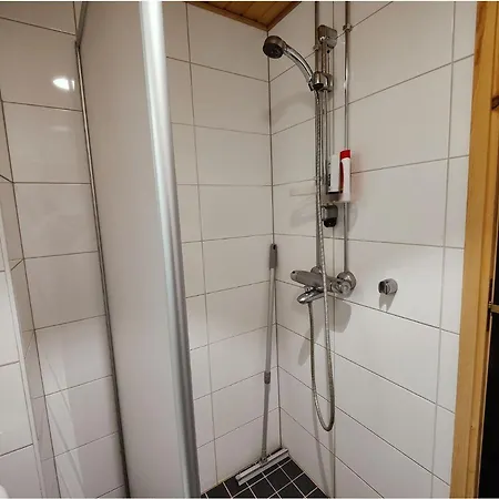 Apartamento Lutakko Harbour Home - Stylish 2-Bedroom Suite With Sauna & Free Parking